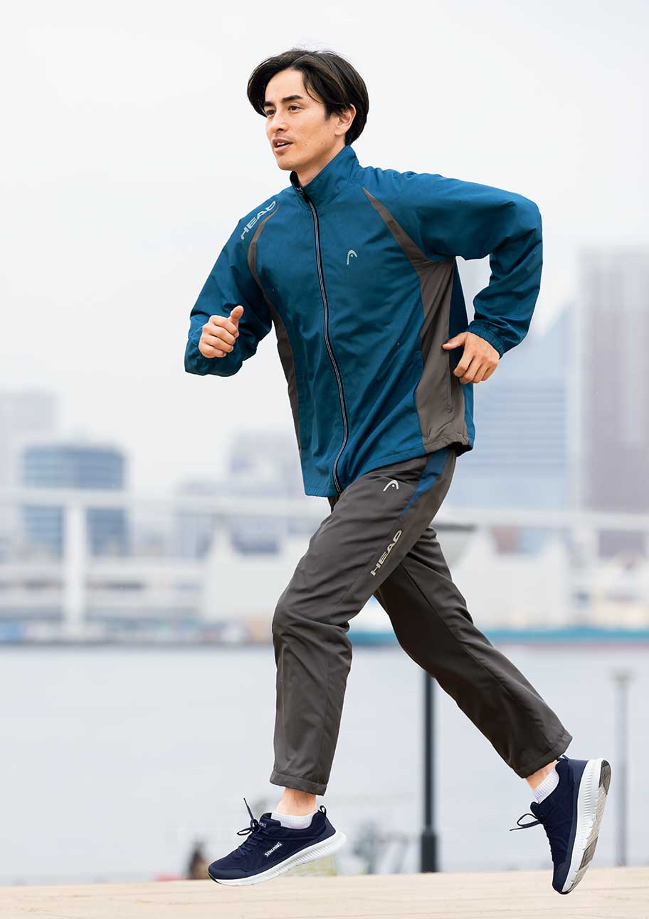 寒い冬の背中を押す温かトレーニングウェア。裏トリコットのジャケット&パンツ