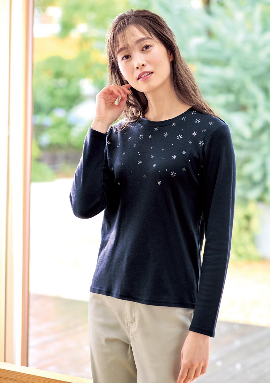 デイリー使いなTシャツは明るめパンツでスタイリッシュに