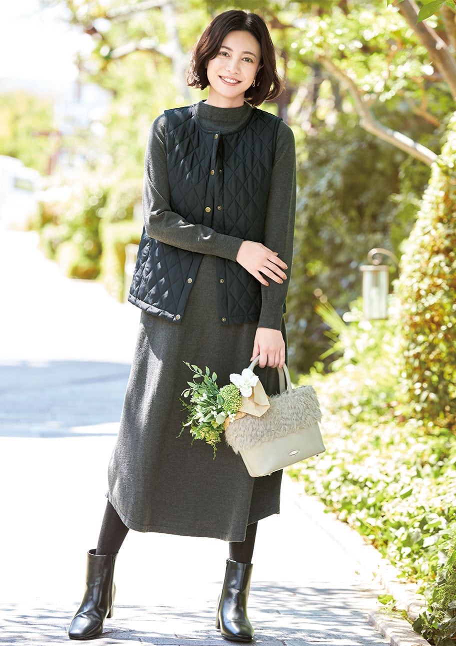 ダークトーンでまとめた大人のスタイリッシュコーデ