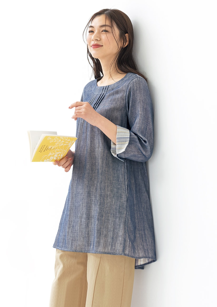 すっきり着られて、パンツスタイルも大人かわいらしい雰囲気に
