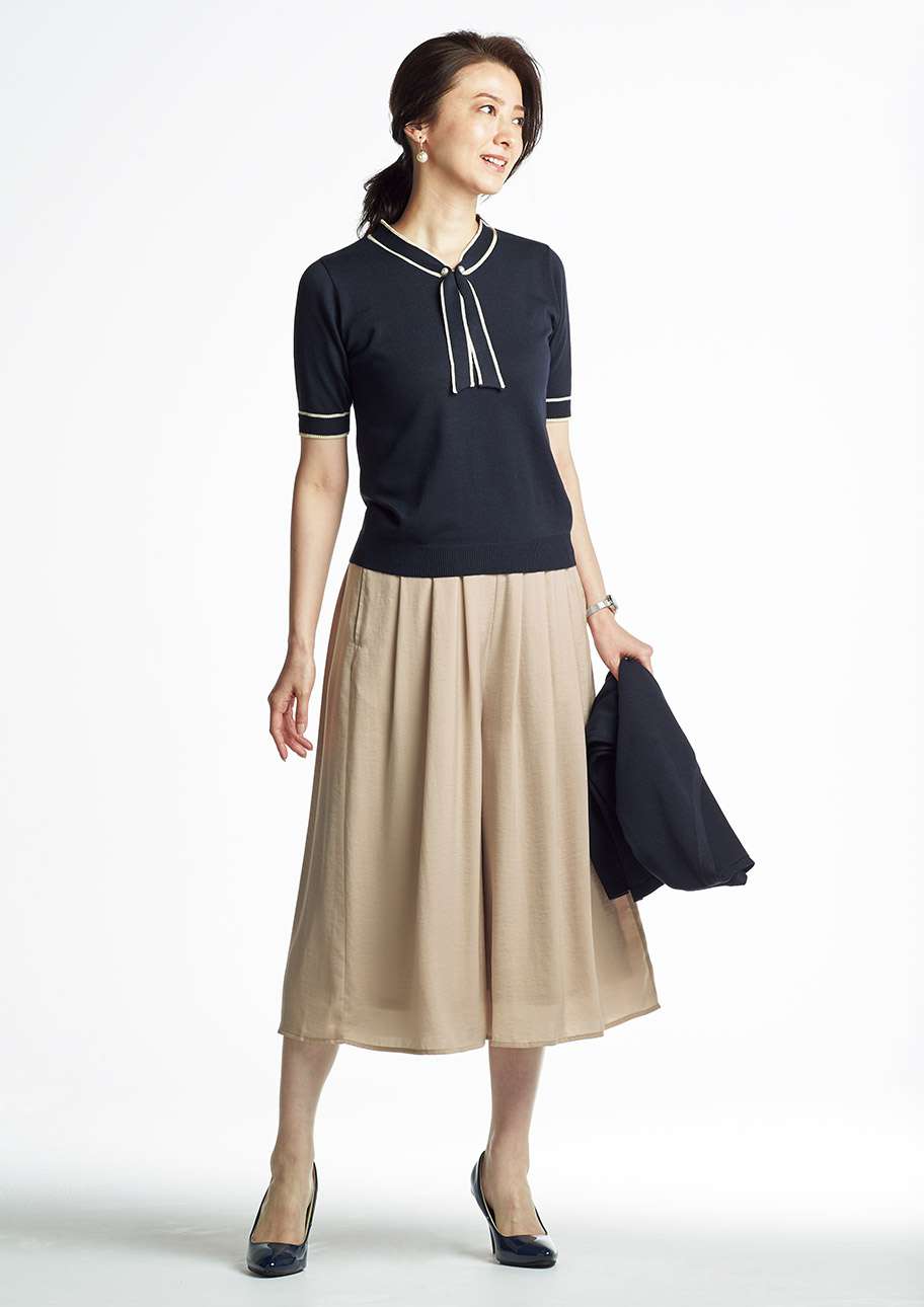 華やかニットに上品な光沢のガウチョを合わせて女性らしさを演出 セシール Cecile