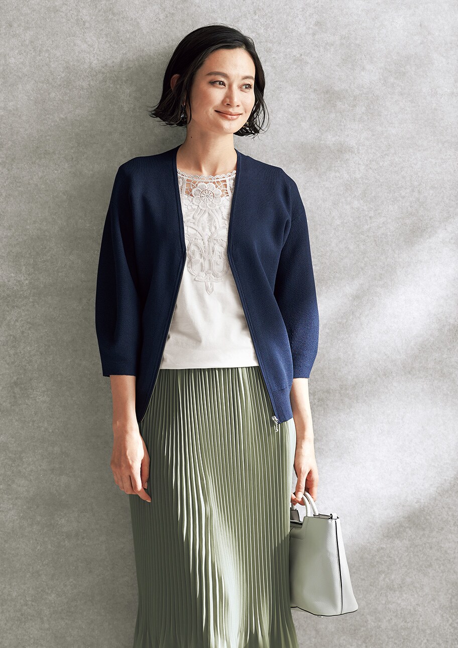女性らしい品のよさの漂うスポーティ エレガントなジップブルゾンコーデ セシール Cecile 女性らしい品のよさの漂うスポーティ エレガントなジップブルゾンコーデ セシール Cecile