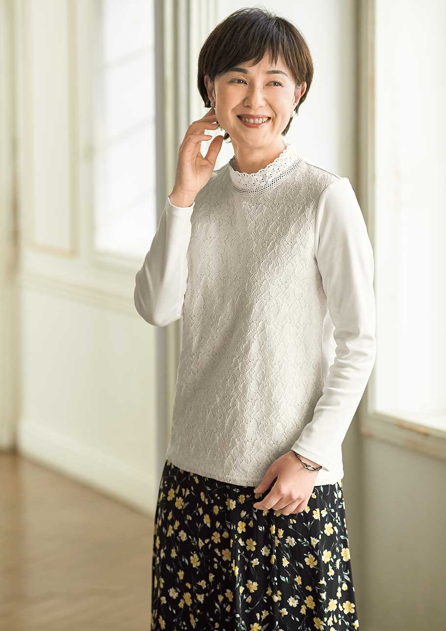 贅沢なレースづかいで気楽に着ても美姿に