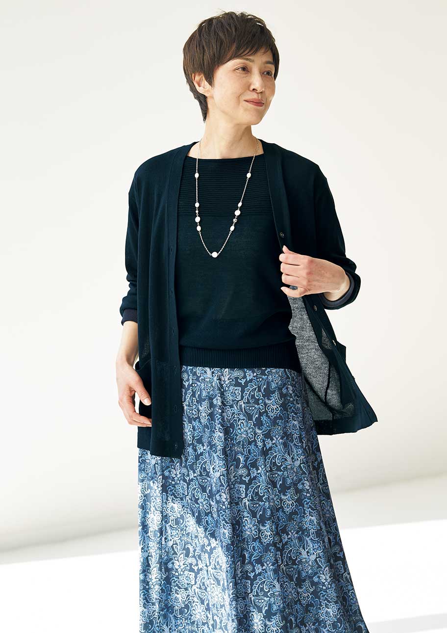 日差しや冷房が気になる日はサッと羽織れる涼感カーデが手放せない