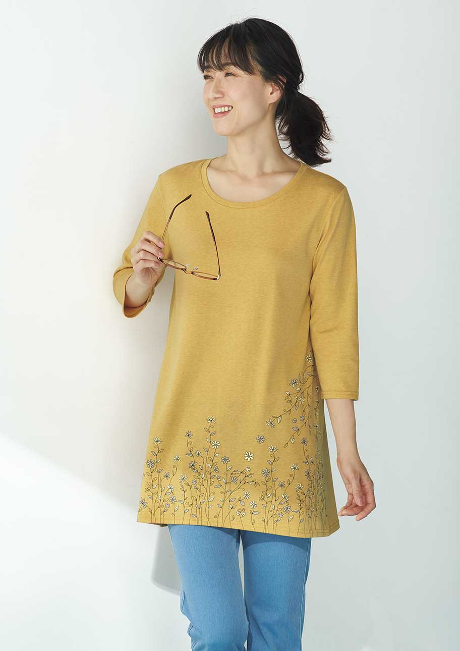 リラックスタイムにはお尻まで隠せるフレアシルエットのTシャツが欠かせない