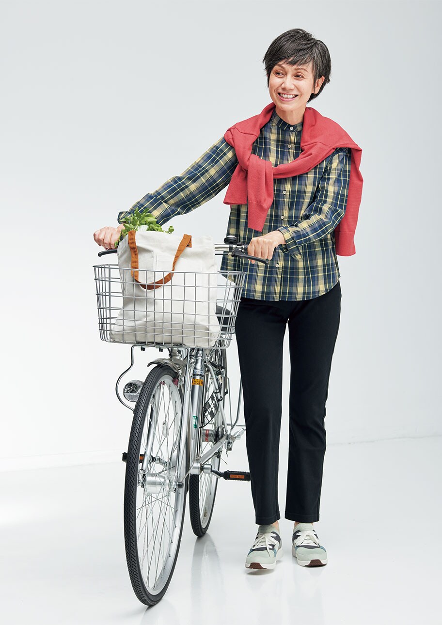 自転車でも楽々。しかもスタイルアップもするデニムで元気におでかけ